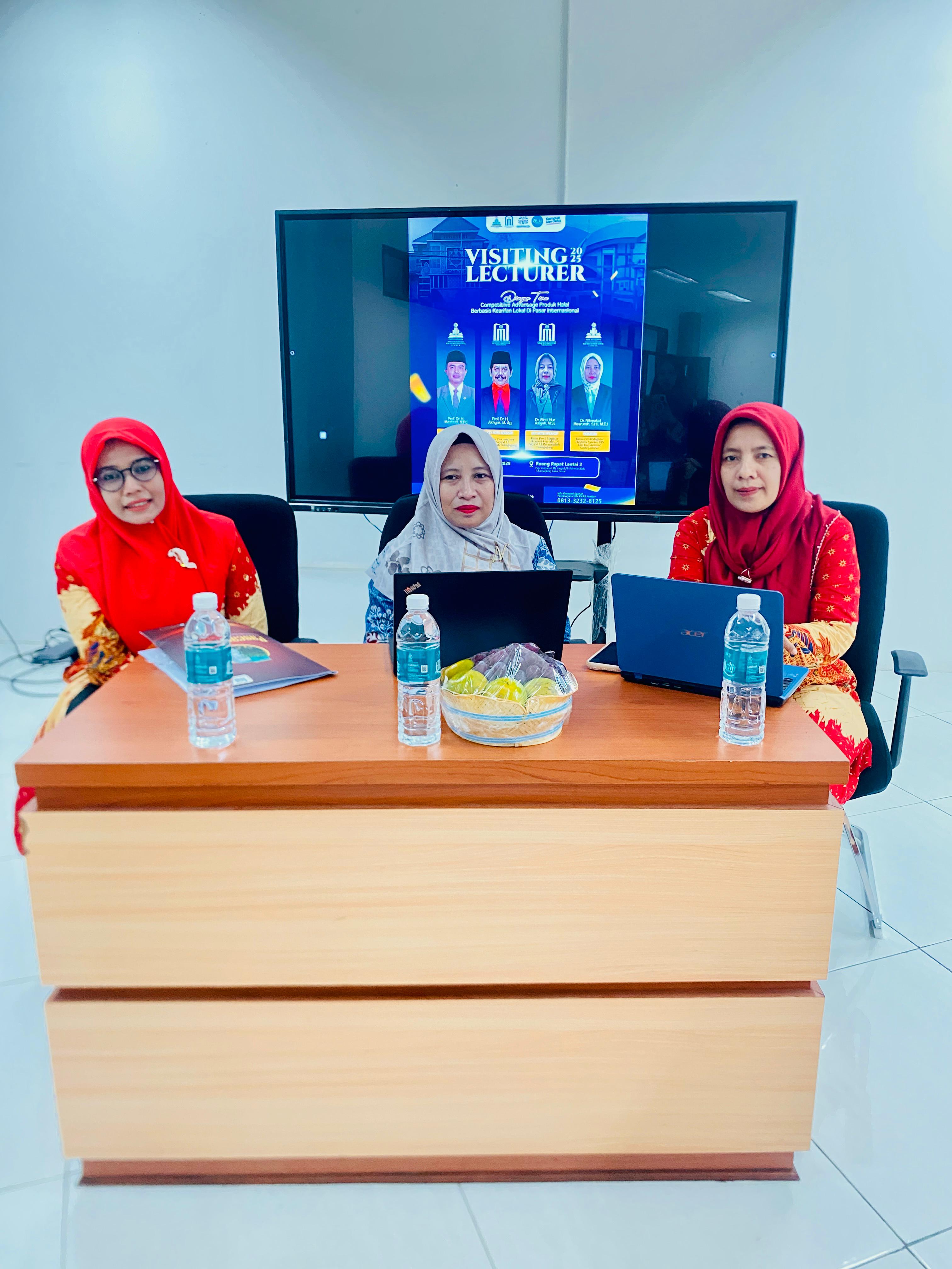 Kolaborasi Akademik: Kaprodi S2 ES UIN KHAS Jember Sharing Strategi Daya Saing Produk Halal Berbasis Kearifan Lokal di UIN SATU Tulungagung