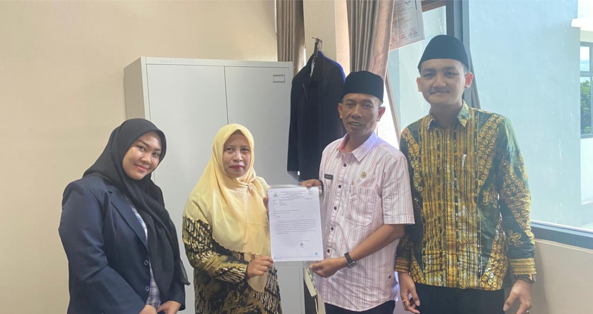 Penyerahan 7 Mahasiswa S2 Eksyar dalam Kegiatan Studi Pengembangan Profesi Akademisi